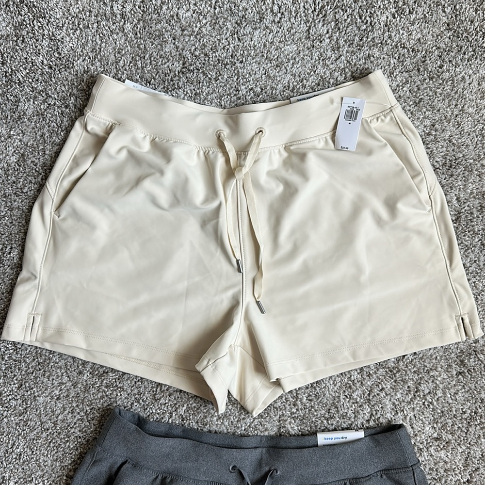 NWT Women's PowerSoft 3" Shorts - Picture 2 of 6
